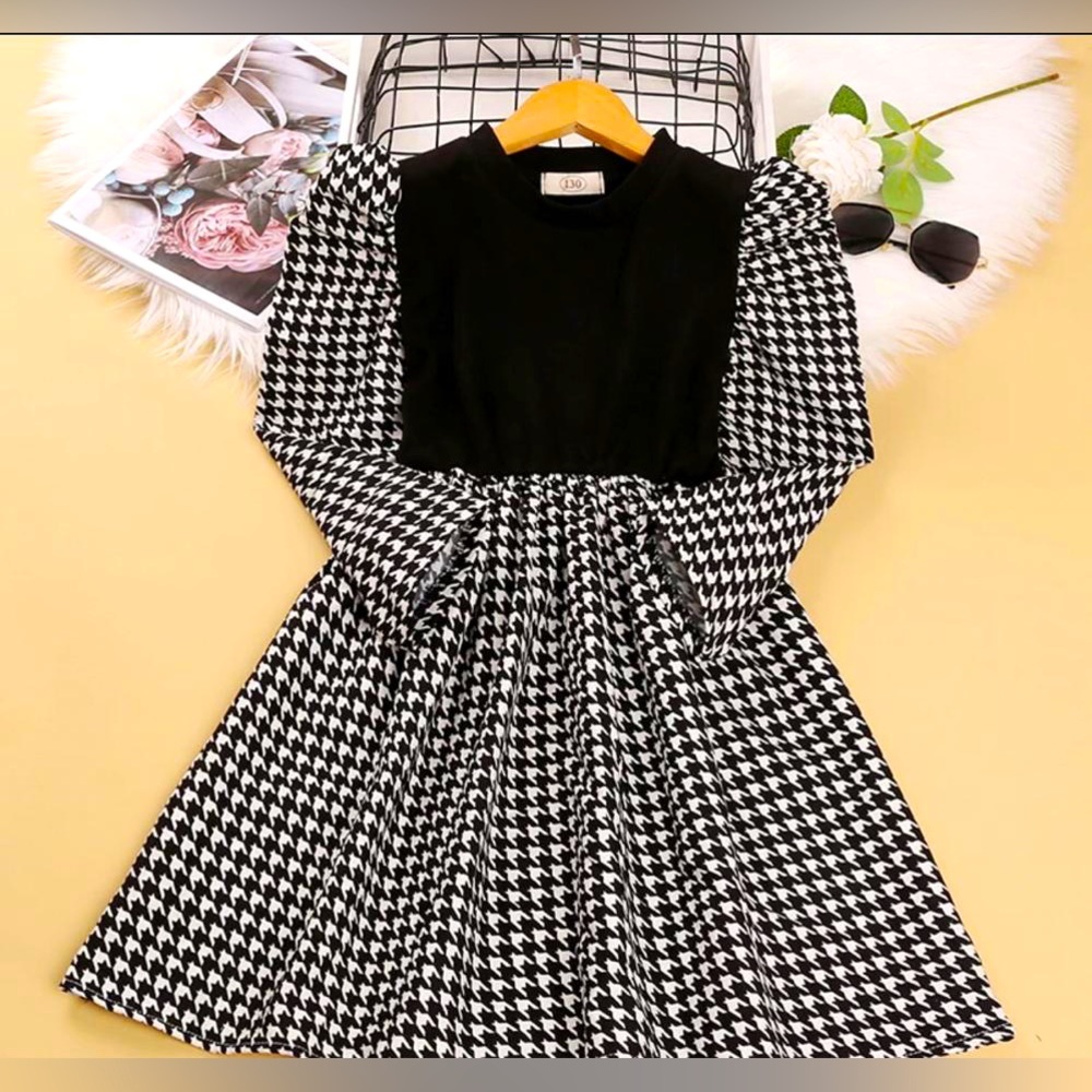 COPY - Fashionable girls fall/winter dress.